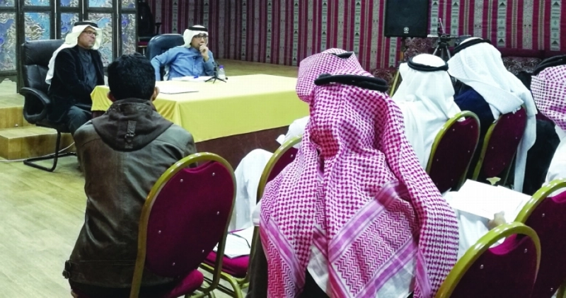 المطيري والبازعي أثناء المحاضرة (مكة)