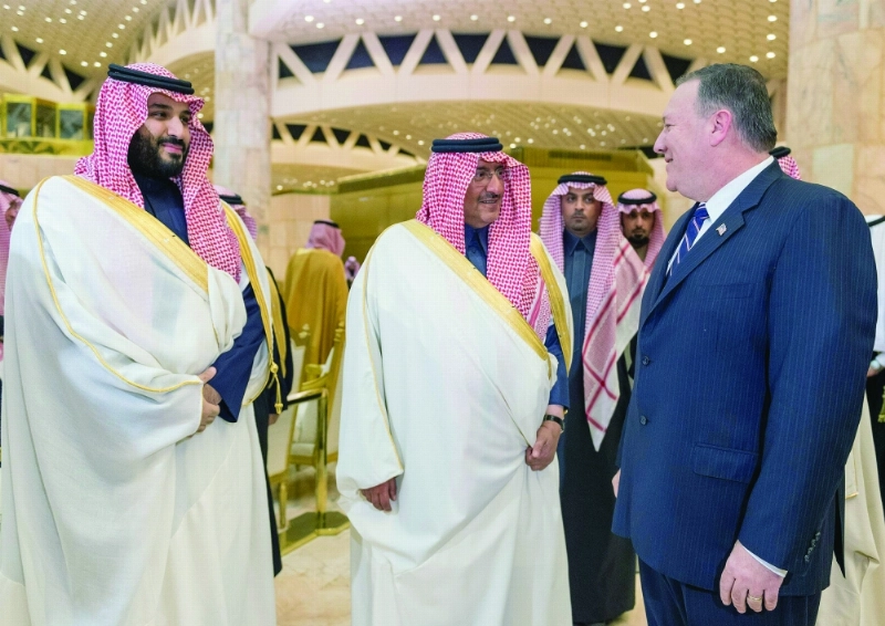 الأمير محمد بن نايف والأمير محمد بن سلمان في حديث مع مايكل بومبيو
