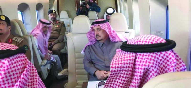 فيصل بن بندر في الطائرة العمودية (مكة)