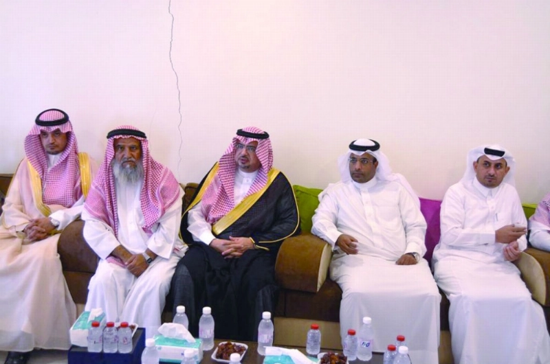 المتحمي يعزي ذوي الشهيد الزوعاني (واس)