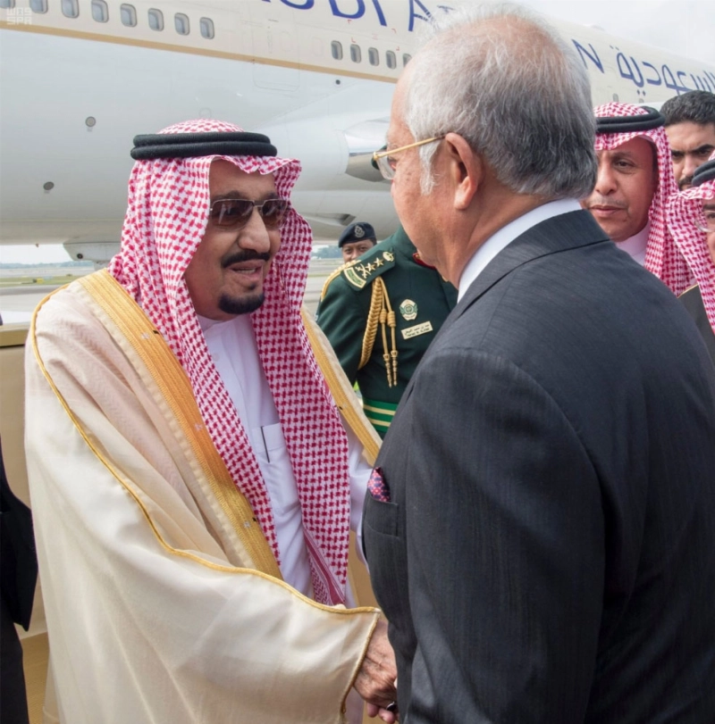 الملك سلمان لدى وصوله كوالالمبور (واس)