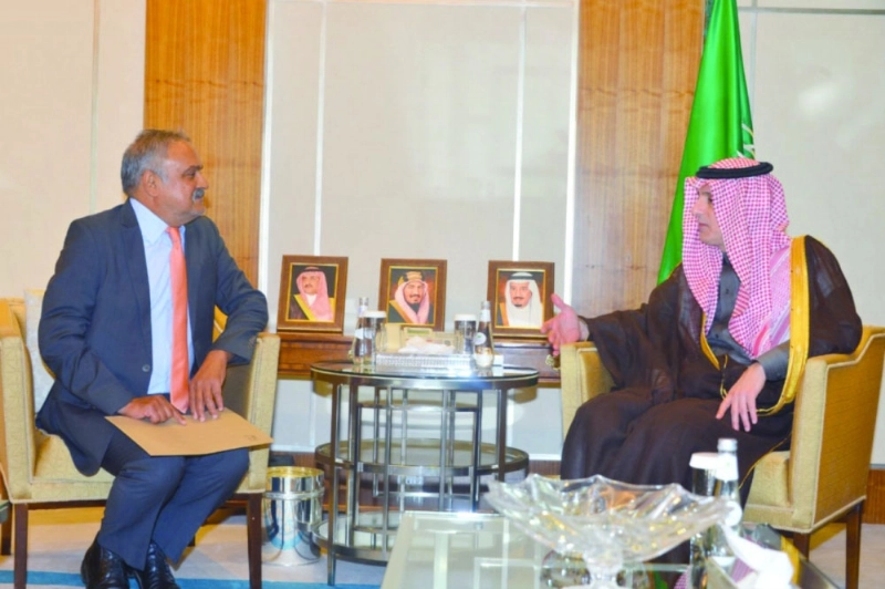 الجبير مستقبلا سفير جنوب أفريقيا أمس (واس)