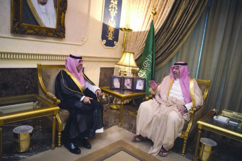 عبدالله بن مساعد مع حسام العنقري (مكة)