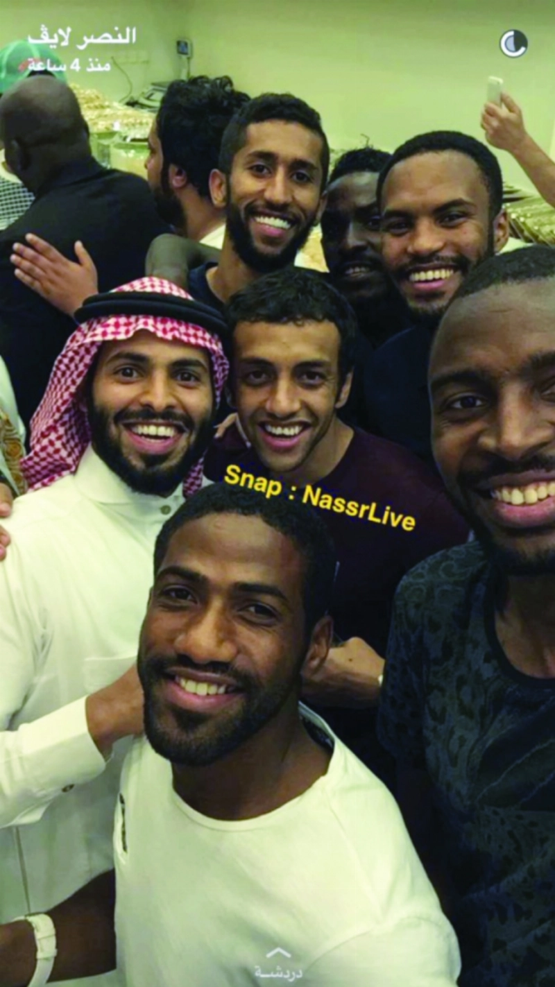 لاعبو الهلال والنصر في افتتاح مطعم أحمد الفريدي (مكة)
