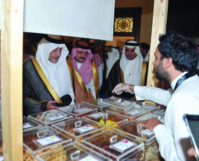 خالد الفيصل لدى إطلاق المبادرة أمس (مكة)