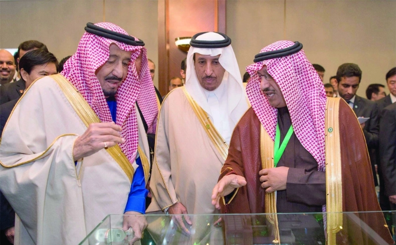 الملك سلمان لدى تشريفه حفل المنتدى الاستثماري السعودي الصيني (واس)