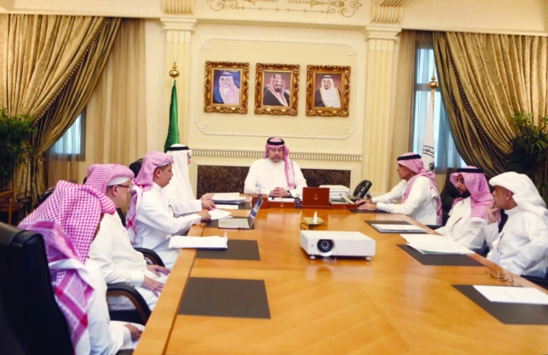 اجتماع عبدالله بن مساعد بإدارة الاتحاد أمس (مكة)