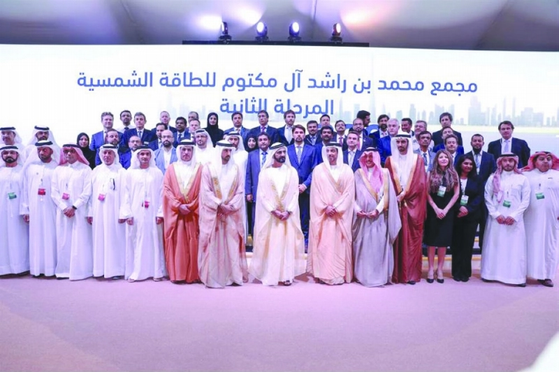 محمد بن راشد يتوسط حضور حفل التدشين (مكة)