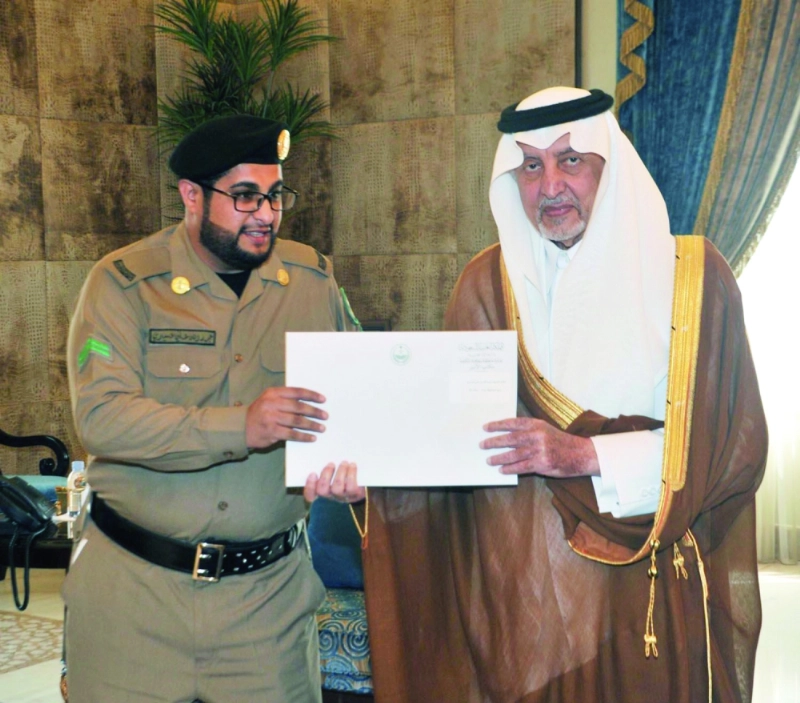 الفيصل لدى تكريمه عبدالله عسيري