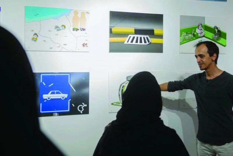 عبدالله جابر يتحدث مع الزوار (مكة)