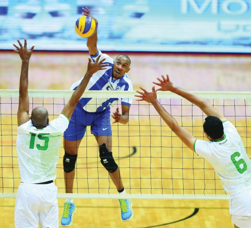 مواجهة سابقة بين طائرتي الهلال والأهلي (مكة)