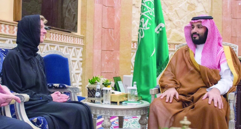 الأمير محمد بن سلمان خلال لقائه رئيسة المجموعة السعودية البريطانية (واس)