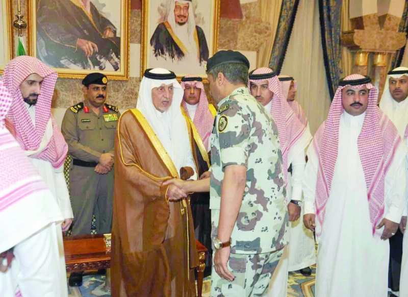 مسؤولون ومواطنون يعزون