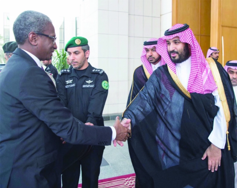 الأمير محمد بن سلمان لدى استقباله جالو مامادو باتيا (واس)