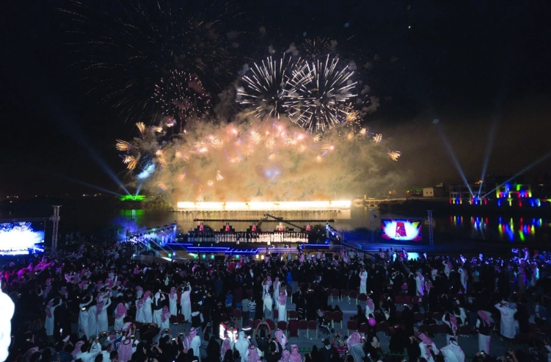 من افتتاح مهرجان أبها عاصمة السياحة العربية (واس)