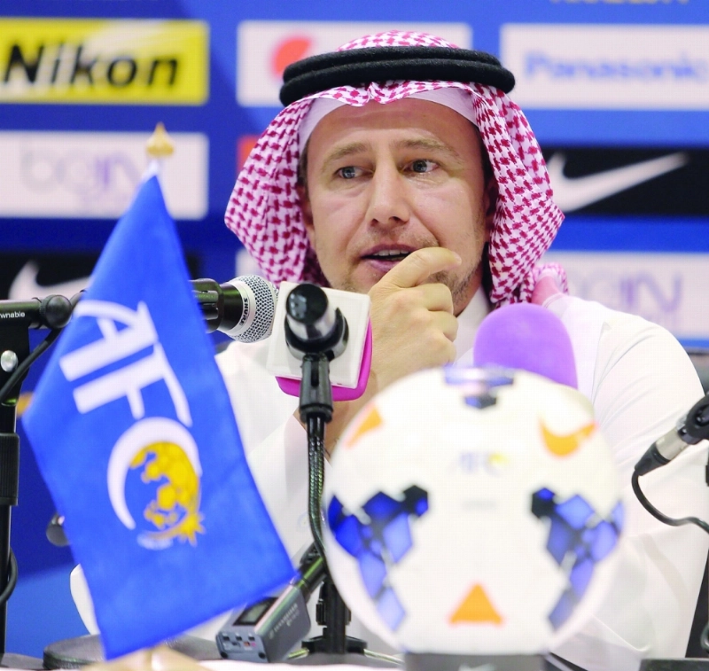 لورينتيو ريجيكامب بالزي السعودي