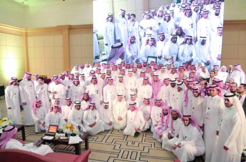 من حفل اليوم العالمي للطبيب البيطري بالرياض أمس (واس)
