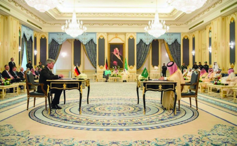 خادم الحرمين وميركل يشهدان توقيع الاتفاقيات
