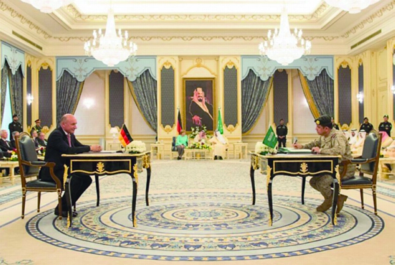 خادم الحرمين وميركل يشهدان توقيع الاتفاقيات