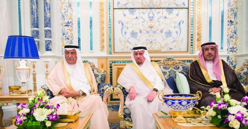 إبراهيم العساف ونزار مدني، وإبراهيم البلوي خلال الاستقبال