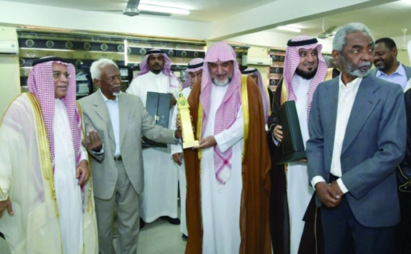 سوار الذهب خلال استقباله صالح آل الشيخ (واس)