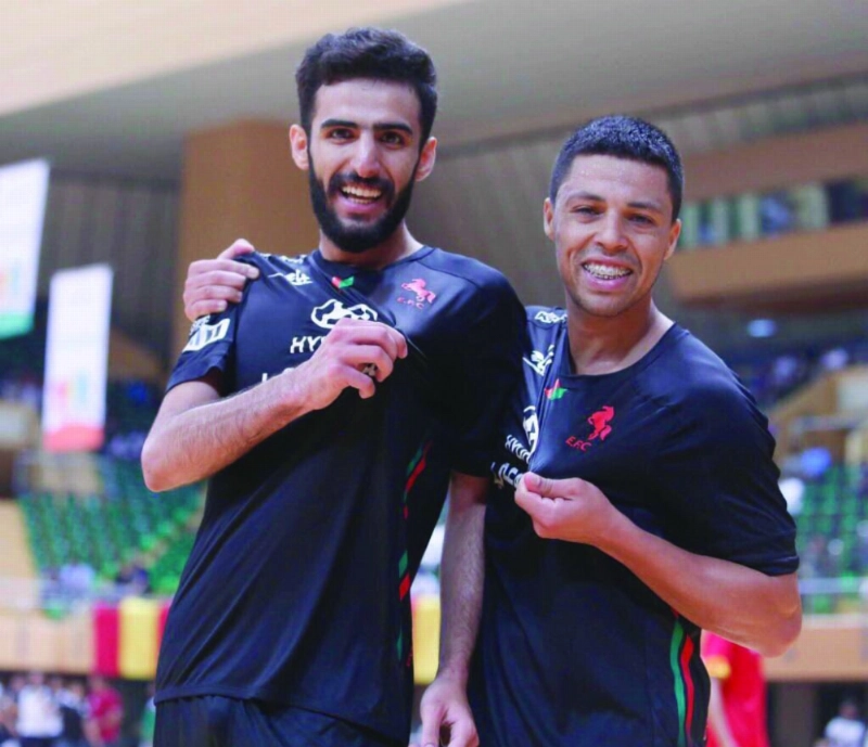 لاعبو الاتفاق يحتفلون في الذهاب (إعلامي الاتفاق)