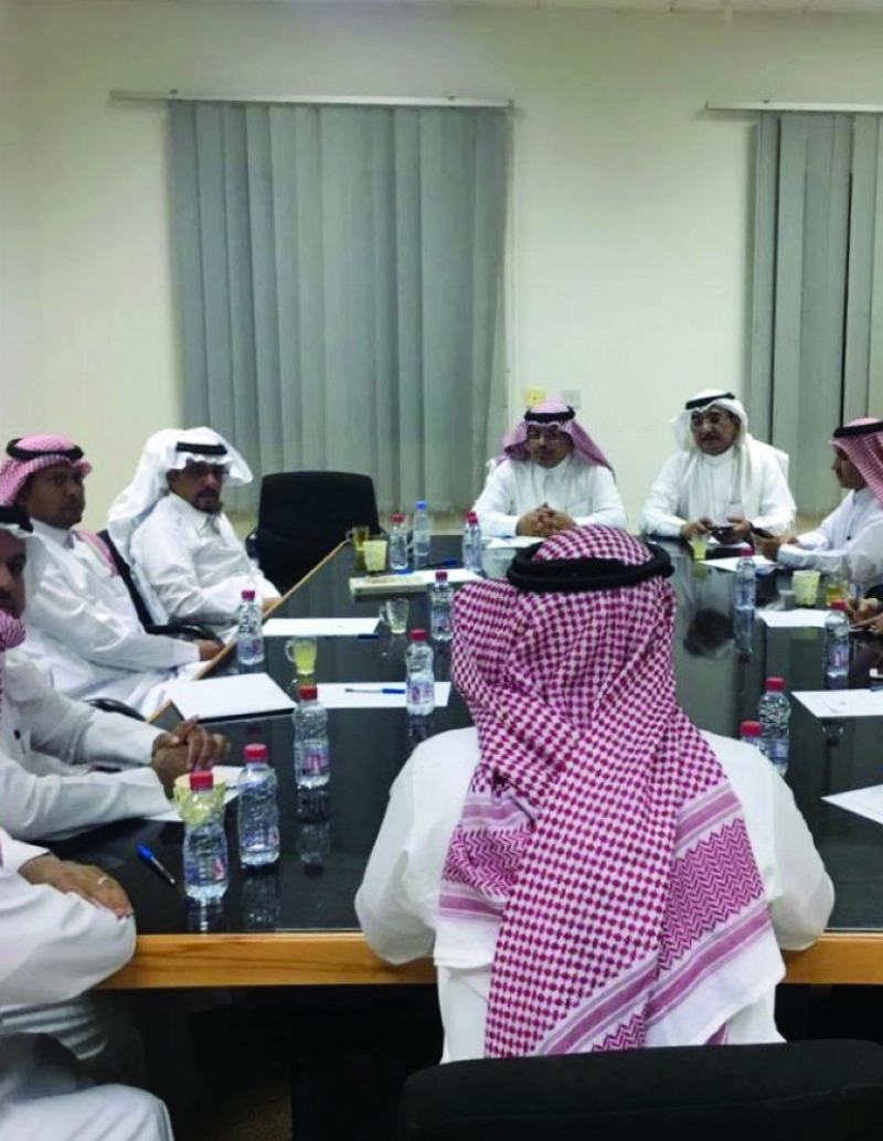 جانب من اجتماع المجلس الجديد (مكة)