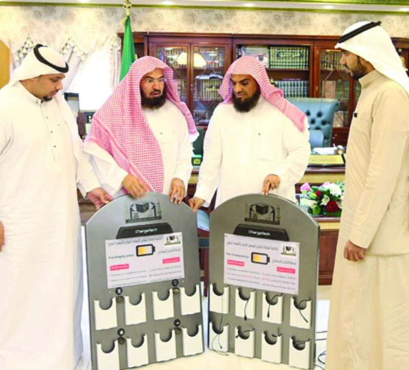 السديس يعاين لوحتي الشحن القديمة والجديدة (مكة)