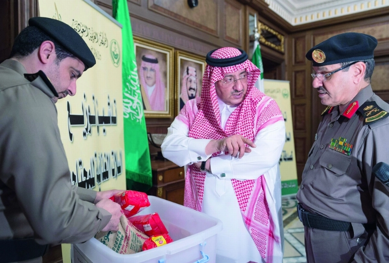 الأمير محمد بن نايف خلال تدشين الحملة (واس)