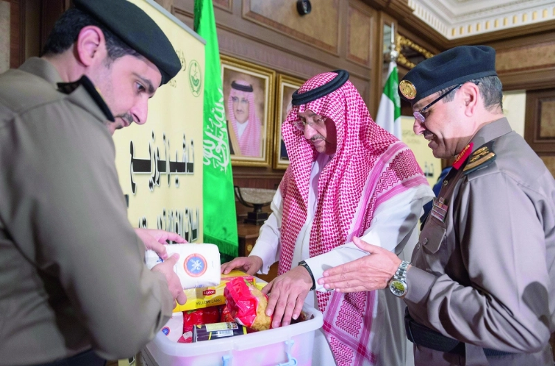 الأمير محمد بن نايف خلال تدشين الحملة (واس)