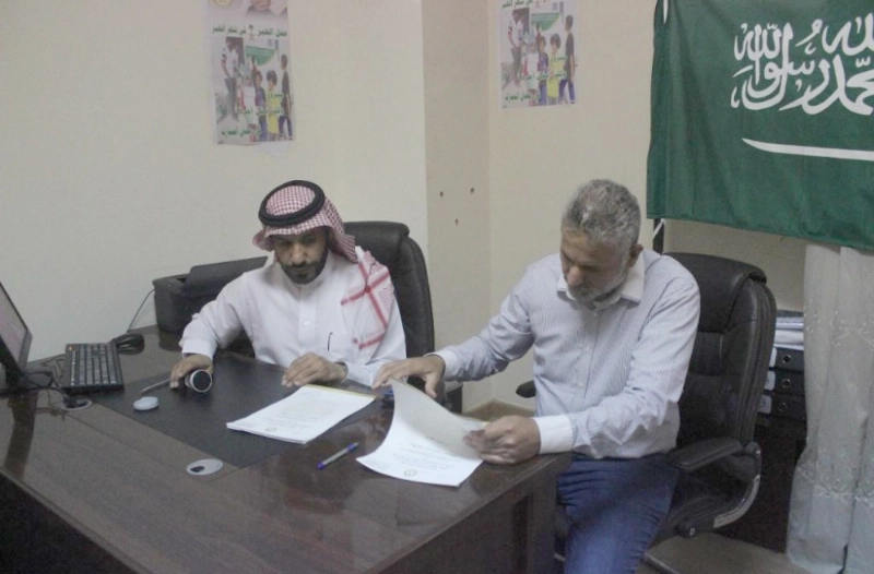 توقيع العقد بين الحملة السعودية وشركة محمد عمرو (واس)