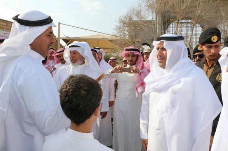 محافظ الطائف يعزي في الشهيد الغامدي (واس)