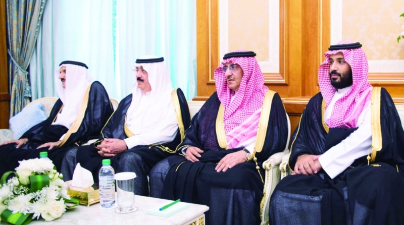الأمراء منصور بن متعب ومتعب بن عبدالله ومحمد بن نايف ومحمد بن سلمان خلال الاستقبال