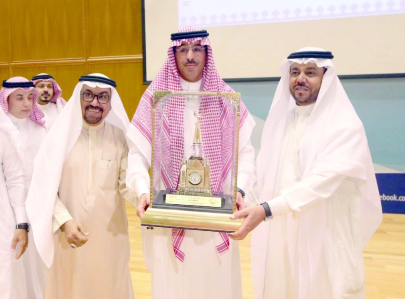 تكريم عواد العواد