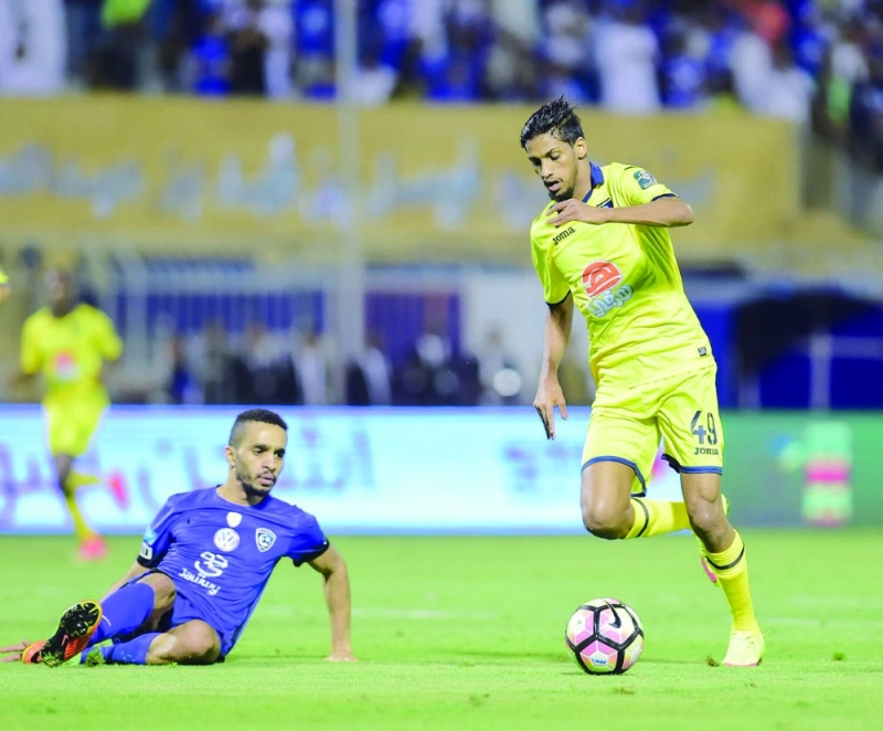 أحمد الزين في مباراة سابقة أمام الهلال (إعلامي التعاون)