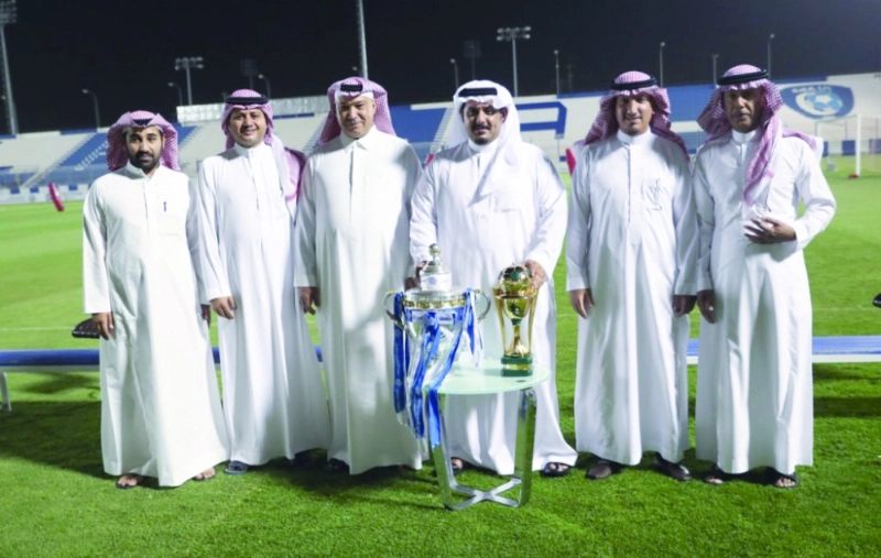 نواف بن سعد مع أعضاء مجلس إدارته (إعلامي الهلال)