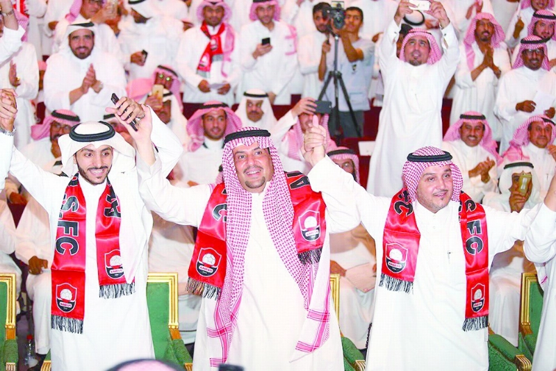 التويجري خلال احتفالية الجماهير أمس الأول (إعلامي الرائد)