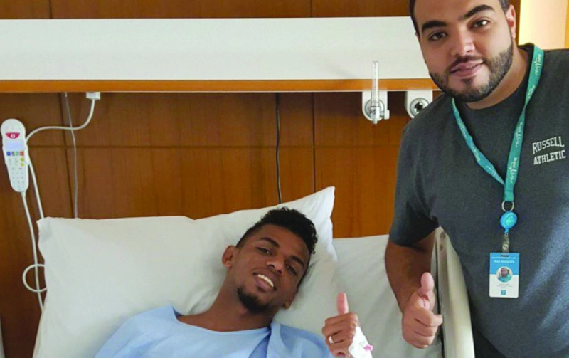 أحمد عسيري بعد العملية الجراحية (إعلامي الاتحاد)