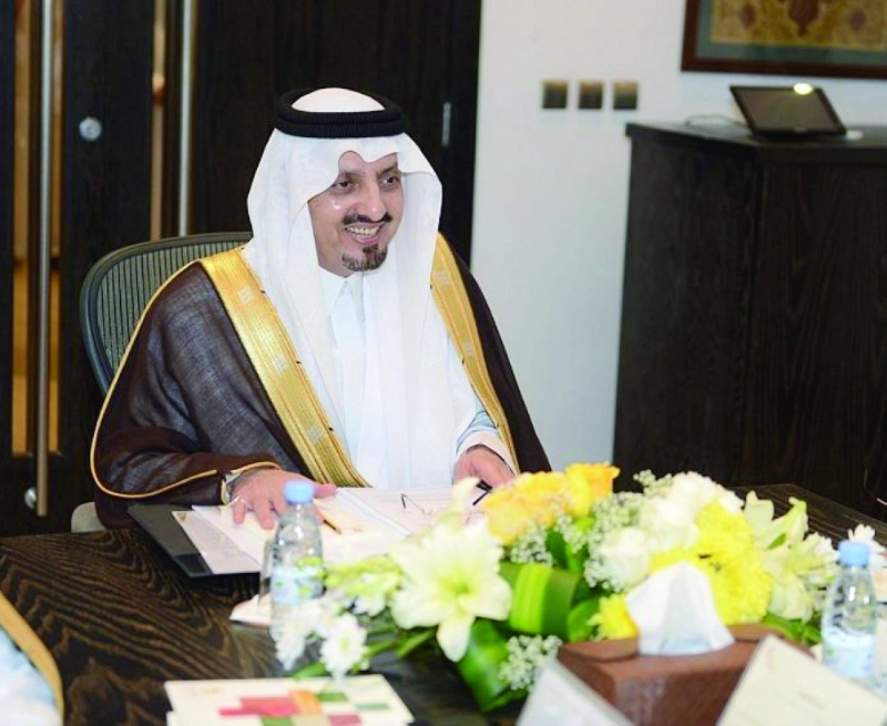 فيصل بن خالد لدى ترؤسه اجتماع مجلس أمناء مؤسسة الملك خالد (واس)