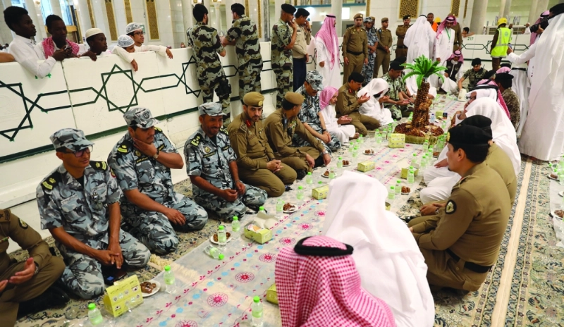 إفطار الجهات المشاركة في المسجد الحرام (مكة)