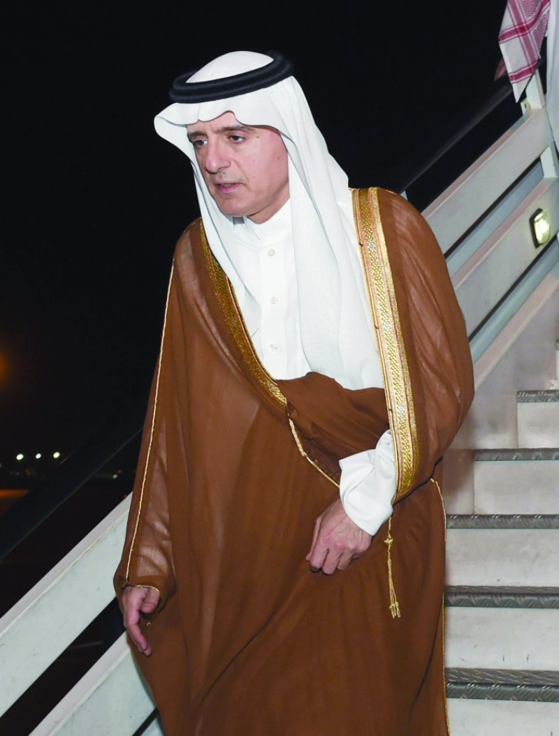 عادل الجبير خلال زيارته الأخيرة إلى مسقط (إ ب أ)