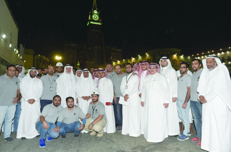 بكري عساس متوسطا أعضاء اللجنة الفنية (واس)