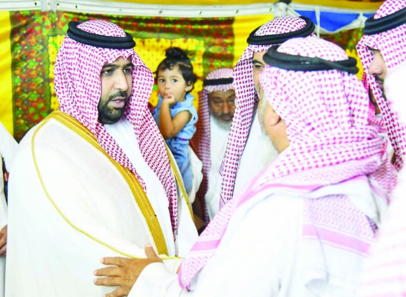 محمد بن عبدالعزيز يعزي أسرة الشهيد معشي (واس)
