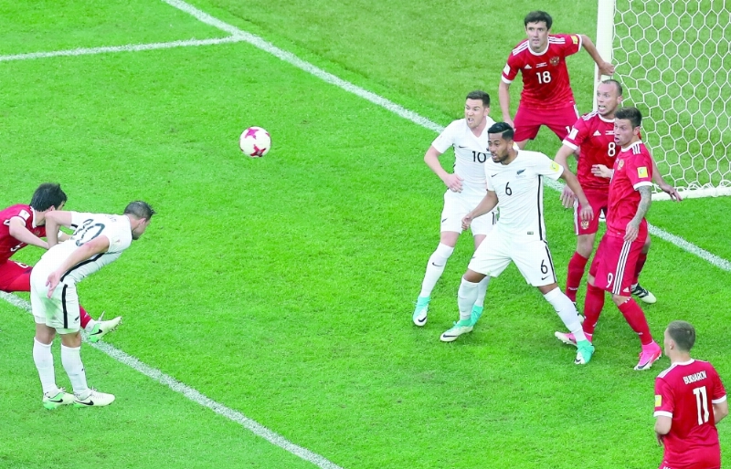 روسيا ونيوزيلندا أمس في افتتاح كأس القارات (إ ب أ)