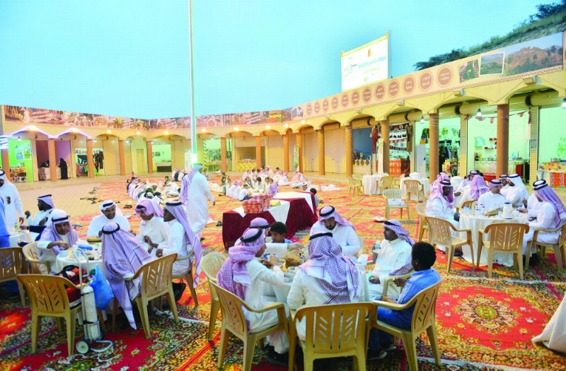 من حفل الإفطار في الباحة (واس)