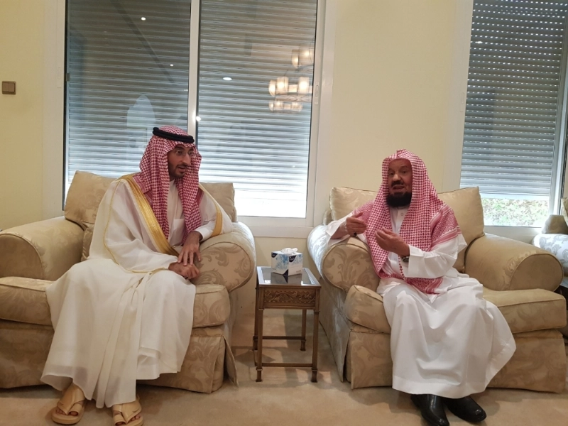 نائب أمير مكة يزور العلماء والمشايخ