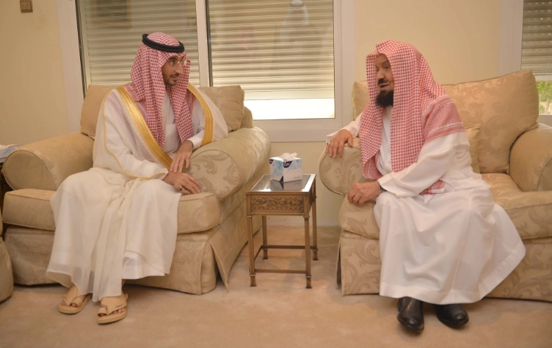 نائب أمير مكة يزور العلماء والمشايخ