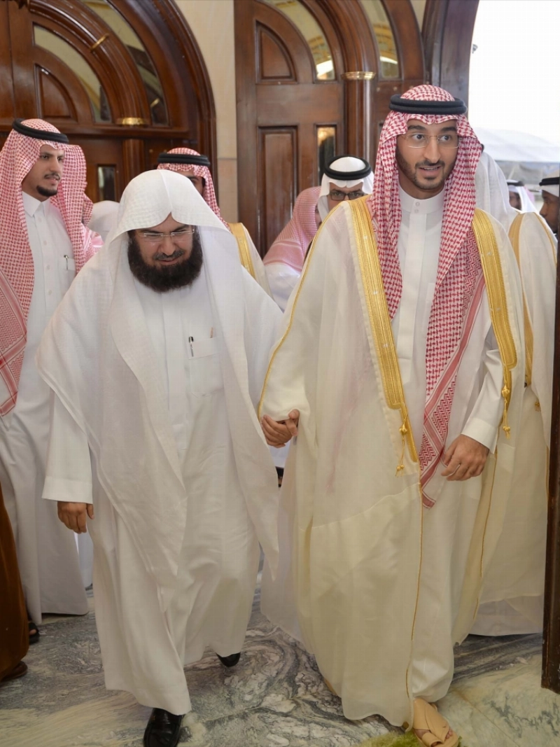 نائب أمير مكة يزور العلماء والمشايخ
