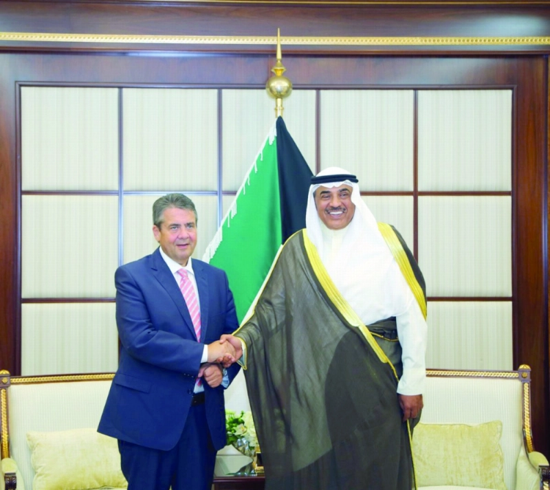 صباح خالد الحمد مستقبلا زيجمار جابرييل أمس (كونا)