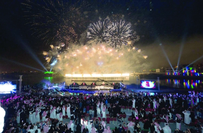 من افتتاح مهرجان أبها عاصمة السياحة العربية (واس)